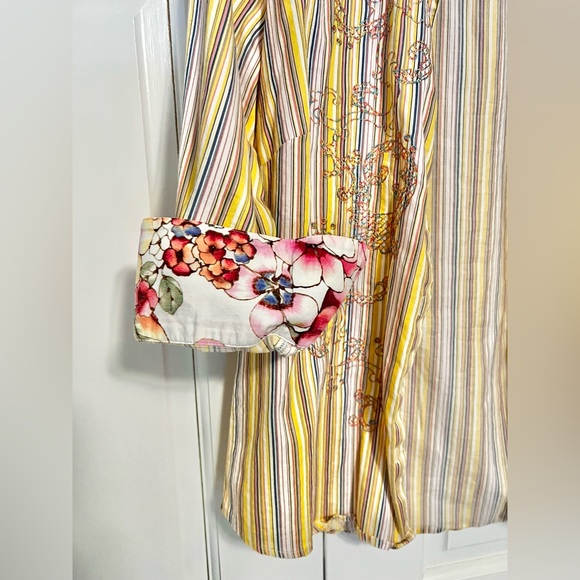 Robert Graham Women’s Yellow Embroidered Button Up Shirt Medium - Picture 6 of 10